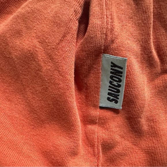 Saucony Athletic Orange Tee with embroidery size S, oversized fits like a L - Picture 3 of 6